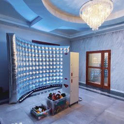 Bella Arte Show - Fotobudka i dmuchana ścianka do zdjęć