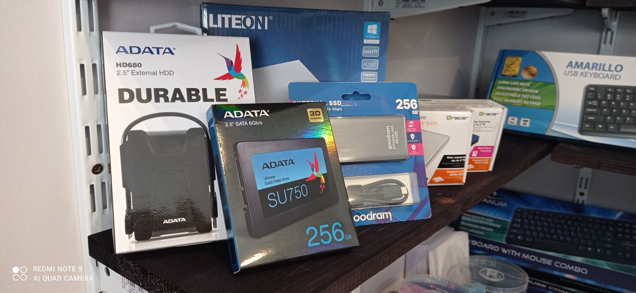 Dyski, napędy i akcesoria