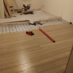 Marek XXX - kładzenie paneli