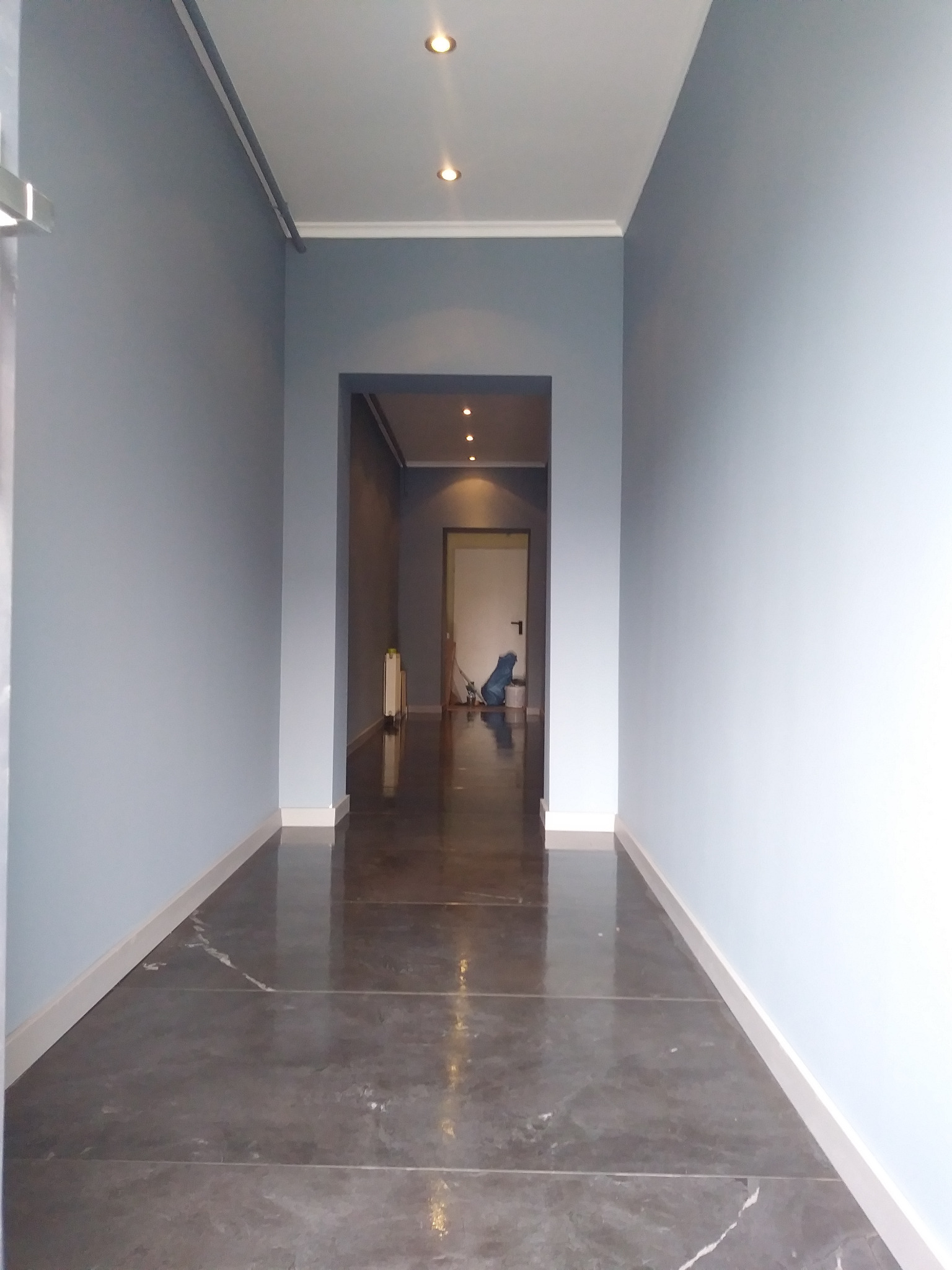 po zakończonym malowaniu i układaniu płytek