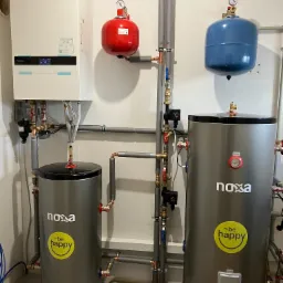 Instalacja powietrznej pompy ciepła z buforem i zasobnikiem cwu.