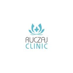 Logo Ruczaj Clinic: Stylizowany kwiat lotosu z krzyżem w centrum, nad napisem 'RUCZAJ' w kolorze czarnym i 'CLINIC' w kolorze turkusowym.
