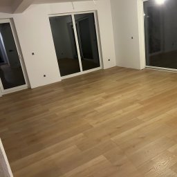 Szpachlowanie malowanie i panele na podłodze :) 