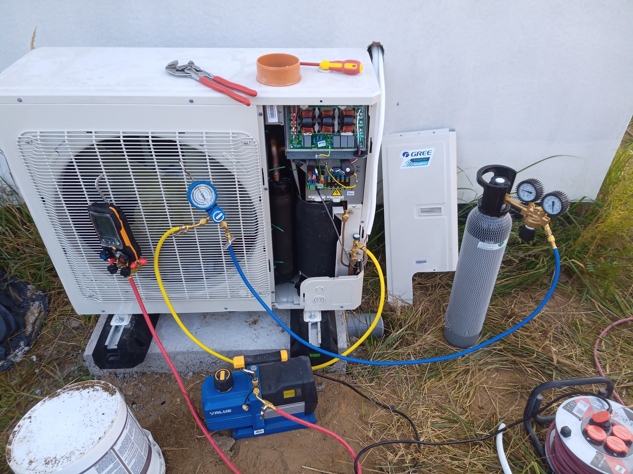 Próba szczelności pompa ciepła Split