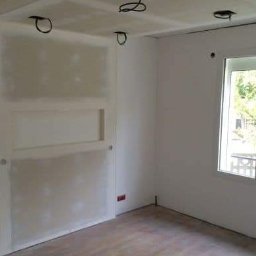 KonwBud - Sufit Napinany w Salonie Warszawa