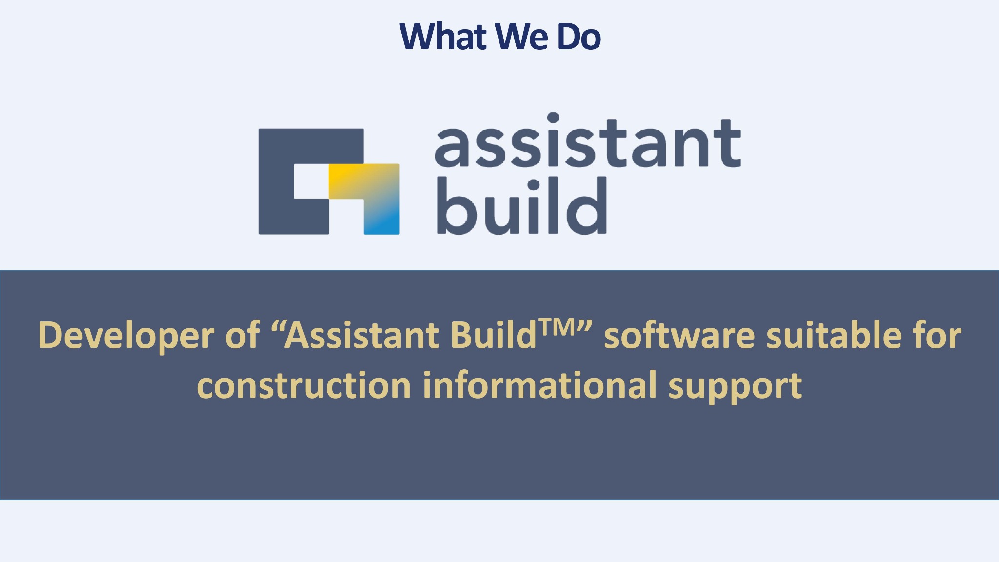Logo firmy Assistant Build, producenta oprogramowania 'Assistant Build' dla wsparcia informacyjnego w budownictwie, z charakterystycznym znakiem graficznym w odcieniach szarości, żółci i błękitu.