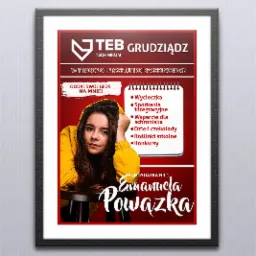 Oprawiony plakat wyborczy kandydata do samorządu szkolnego Emanuela Powazka, z listą obietnic takich jak wycieczka, spotkania integracyjne, wsparcie dla schroniska, dzień czekolady, roślinki...