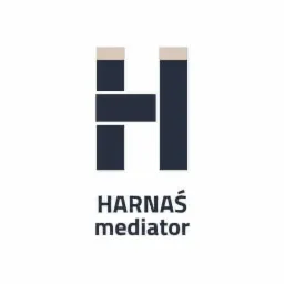 Logo firmy HARNAŚ mediator z abstrakcyjnym symbolem w kształcie litery H.