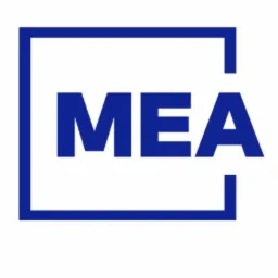 Niebieskie logo firmy MEA w kwadratowej ramce na białym tle.