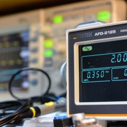 Generator częstotliwości daje możliwość weryfikacji wielu usterek w urządzeniach elektronicznych.