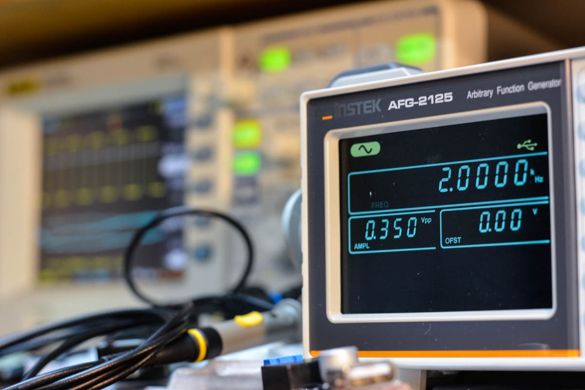 Generator częstotliwości daje możliwość weryfikacji wielu usterek w urządzeniach elektronicznych.