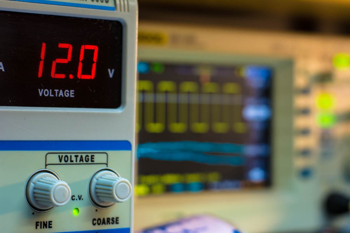 Zasilacz laboratoryjny - gdy stabilizacja to podstawa.