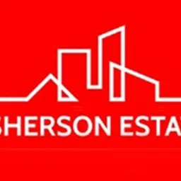 Logo firmy Fisherson Estate z abstrakcyjnym, białym symbolem budynku na czerwonym tle.