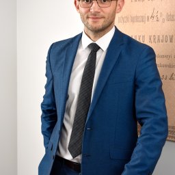 Arkadiusz Knapik tel. 793988880