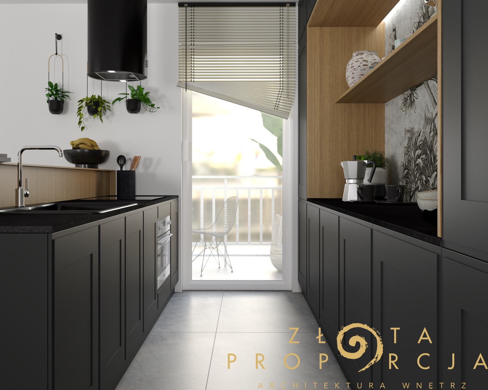 Nowoczesna kuchnia w odcieniach czerni i drewna z widokiem na balkon, minimalistyczne dodatki, rolety okienne częściowo zasłonięte, na blacie ekspres do kawy i rośliny, dekoracyjna tapeta w tle.