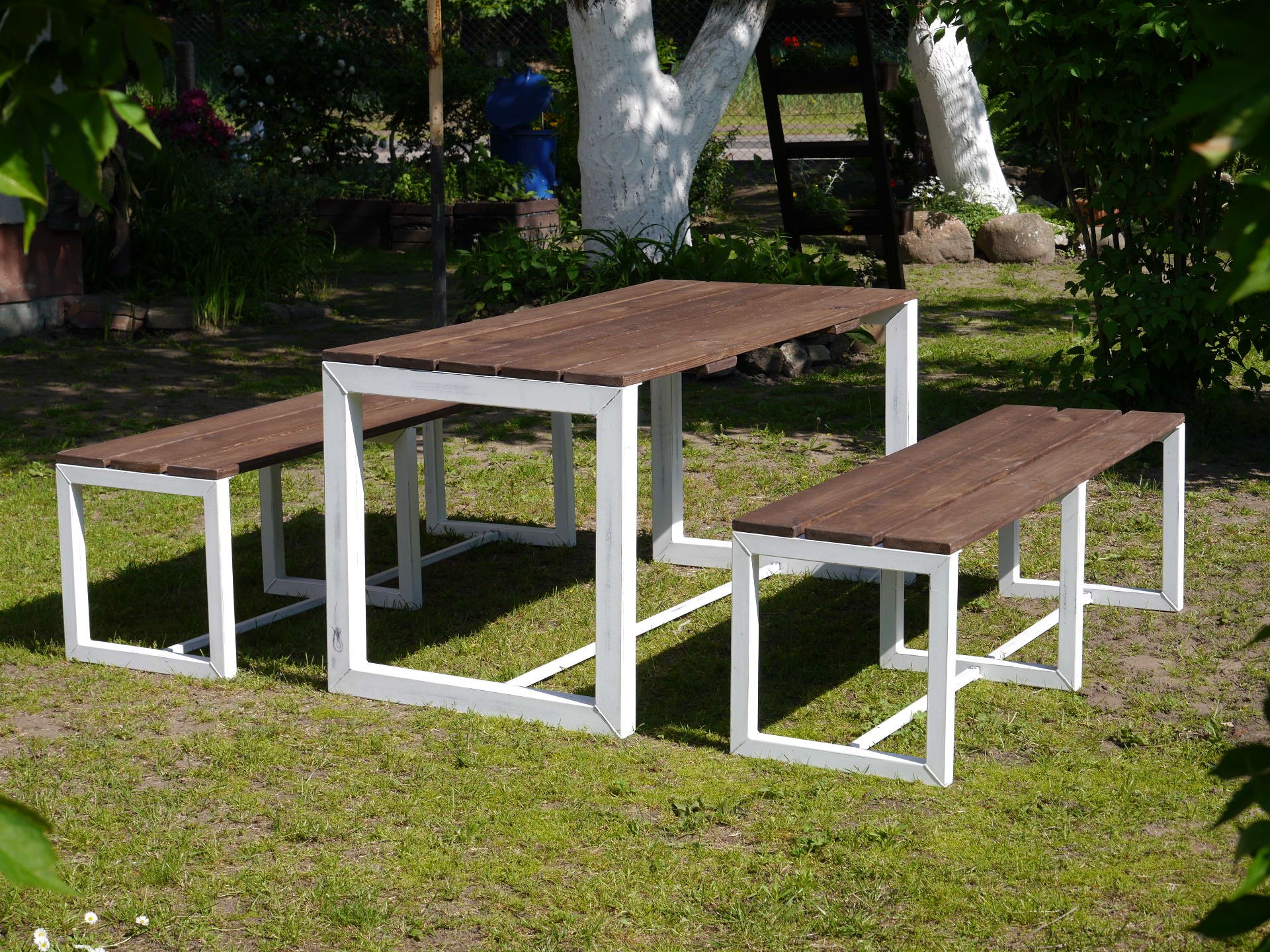 Stół i ławki ogrodowe