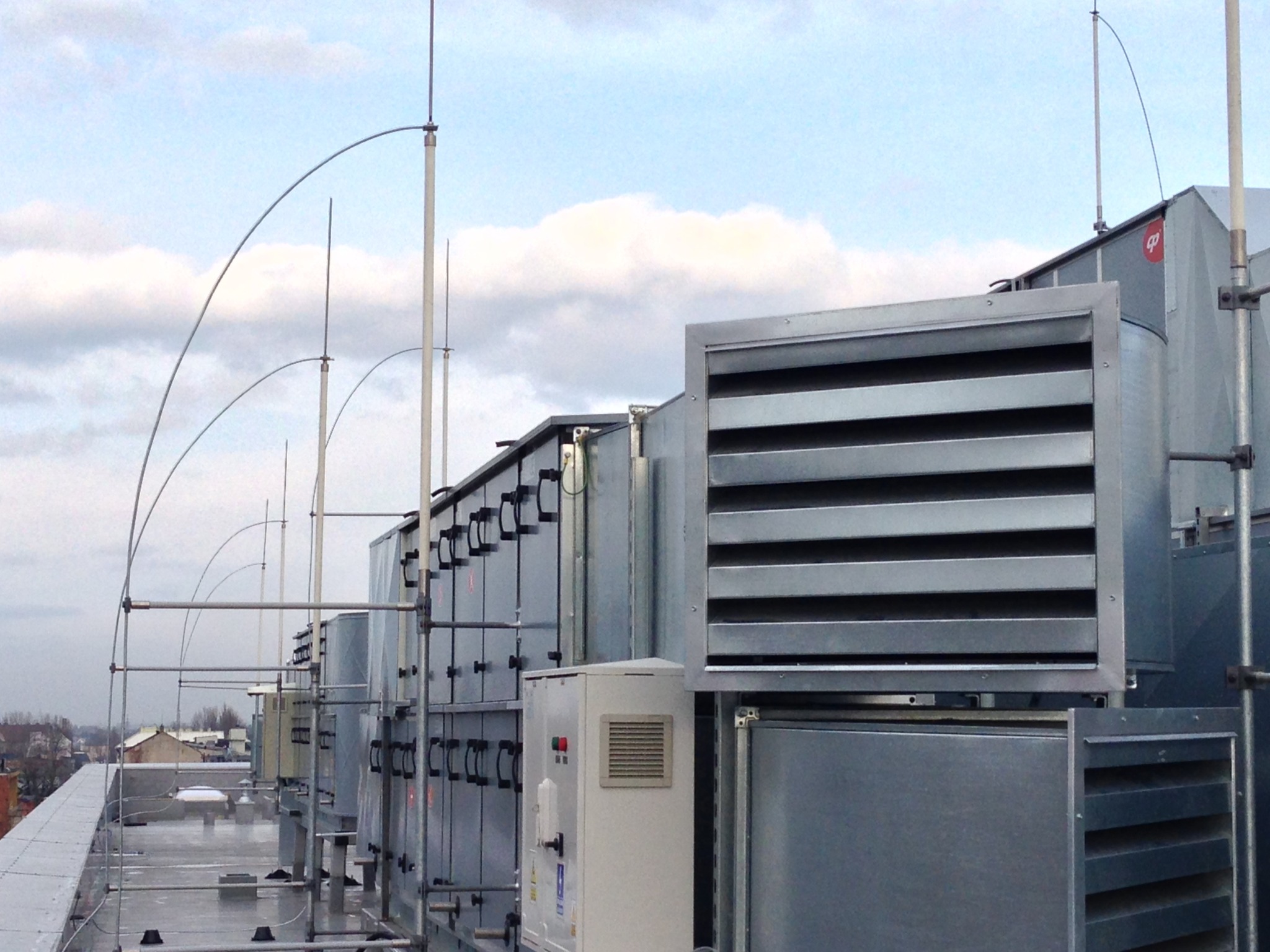 Złożone systemy odgromowe na obiektach przemysłowych, produkcyjnych, magazynowych, etc.