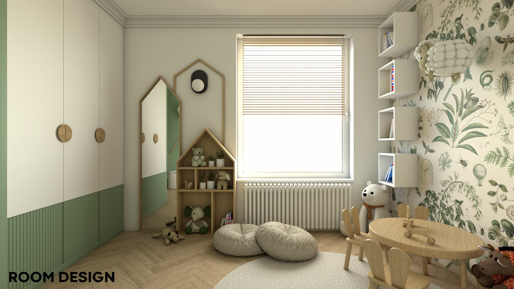 Pokój dziecięcy z drewnianym stołem i krzesłami, szafą z zielonymi akcentami, regałem w kształcie domku, pufami i tapetą w roślinne wzory.
