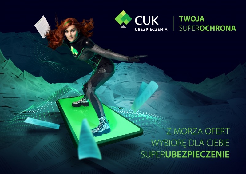 Grafika reklamowa CUK Ubezpieczenia: kobieta w futurystycznym stroju surfuje na smartfonie, otoczona stertą dokumentów i hasłem 'Twoja Superochrona', obiecując wybór najlepszego ubezpieczenia...