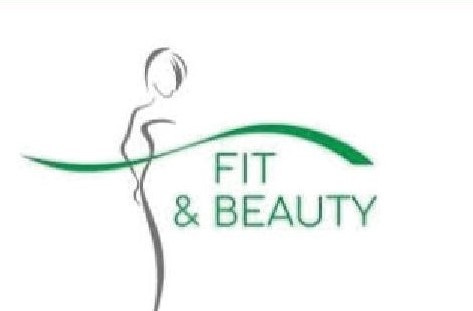Logo Fit & Beauty z abstrakcyjną sylwetką kobiety i zieloną linią.