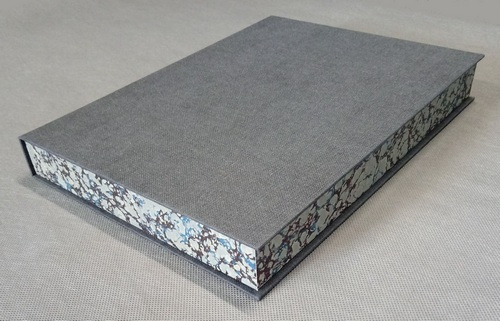 Pudełko na księgę pamiątkową.