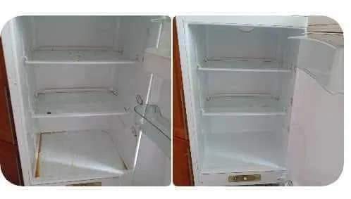 Dwa ujęcia wnętrza pustej, białej lodówki z widocznymi śladami użytkowania i zabrudzeniami na półkach i dnie komory.