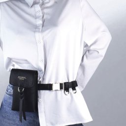 Torebka na telefon Make Yourself, model Sachete - nadaje się do noszenia w formie torebki na pasku od spodni lub listonoszki.