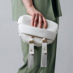 Biała torebka ze skóry Make Yourself - torebka do ręki z frędzlami.