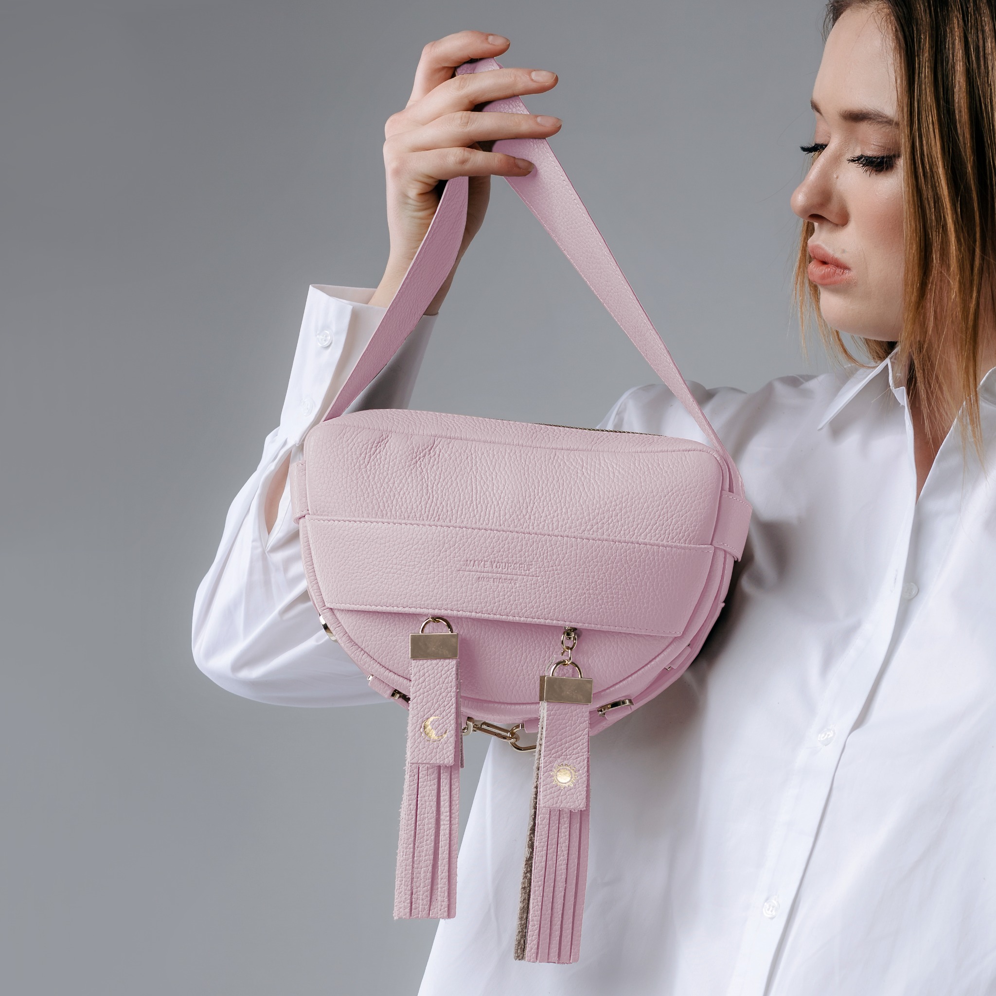 Różowa torebka na ramię Make Yourself.