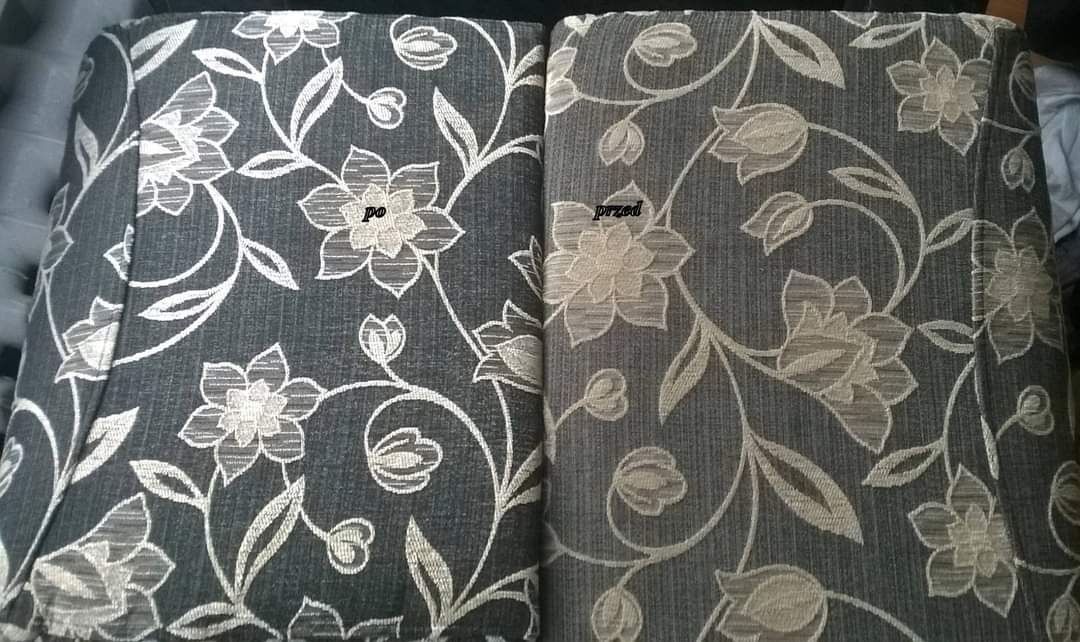 Fragment tapicerki meblowej z kwiatowym wzorem, widoczny efekt czyszczenia: strona po lewej jaśniejsza, strona po prawej przed czyszczeniem, z napisem 'przed' i 'po'.