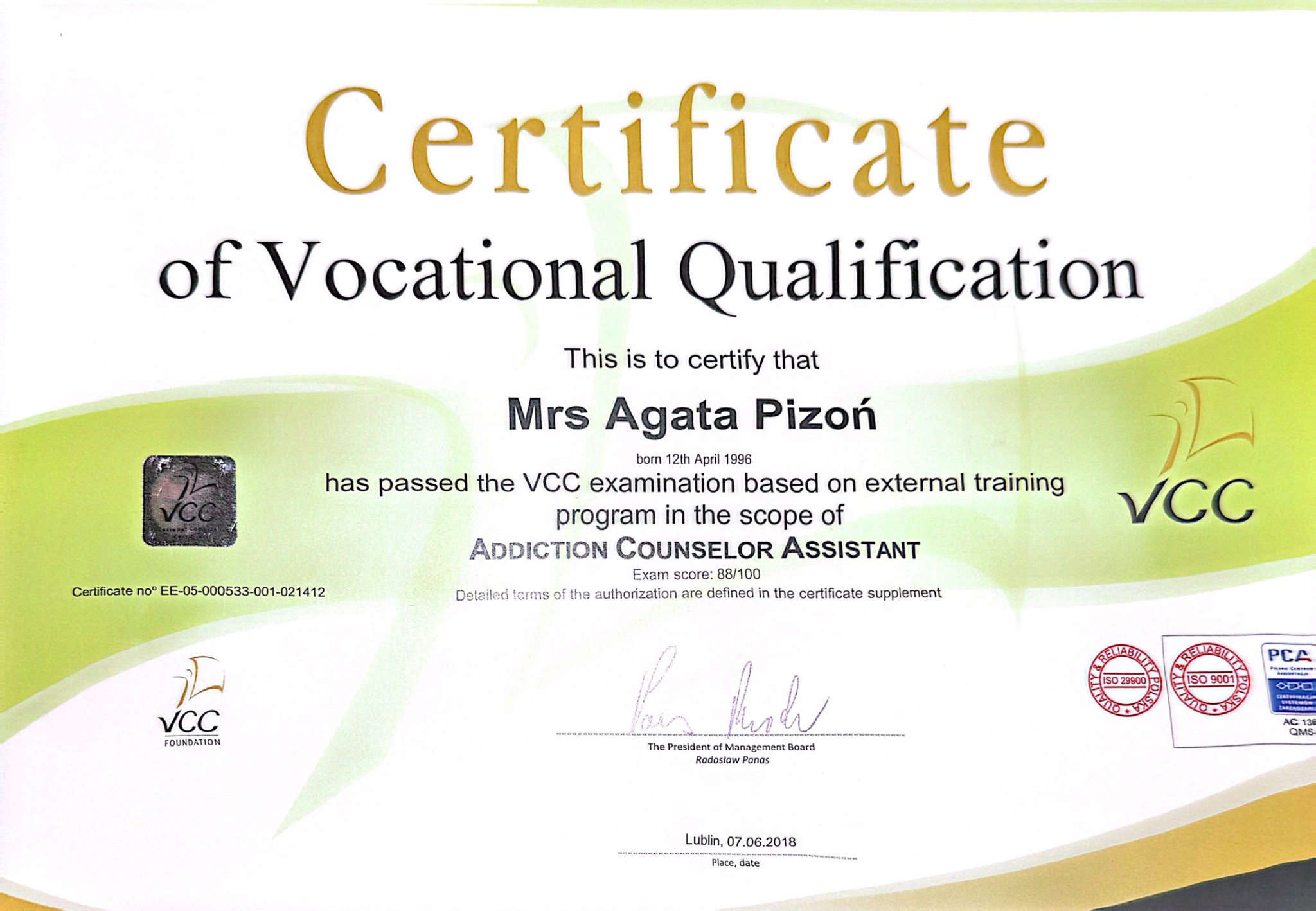 Skan certyfikatu Vocational Qualification dla Agaty Pizoń, asystenta doradcy uzależnień, z wynikiem 88/100, wydany w Lublinie 07.06.2018.