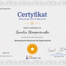 Certyfikat ukończenia kursu 'Semantyczne Wytyczne dla Copywriter&oacute;w' dla Sandry Stempniewskiej, wydany przez SEO Content Lab, podpisany przez Jakuba Szulca, z datą ukończenia 2025-02-08.