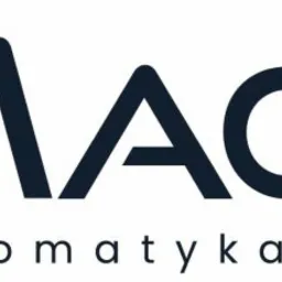 Logo firmy MACSIM Automatyka & Elektryka z symbolem błyskawicy w pomarańczowym kole zębatym.