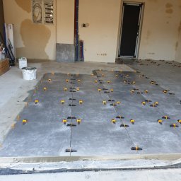 Układanie Gresu, w trakcie Realizacji