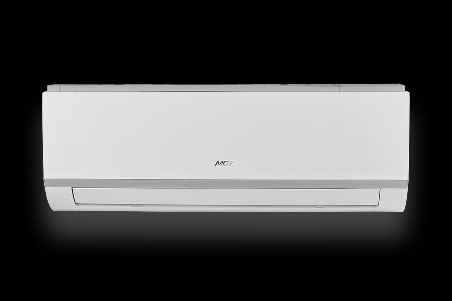 Nowoczesny, biały klimatyzator ścienny z szarymi akcentami i subtelnym logo MDV na tle czarnego tła.