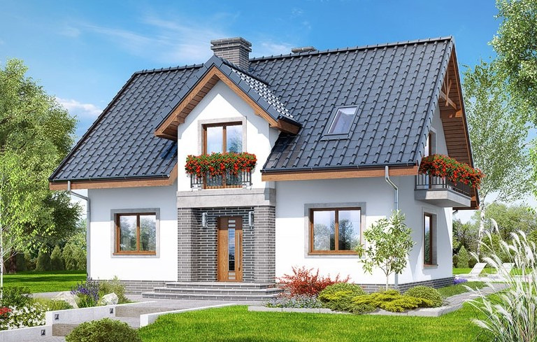 Projekt domu jednorodzinnego z dwuspadowym dachem krytym ciemną dachówką, balkonem z kwiatami i elewacją w kolorze białym z elementami szarej cegły.
