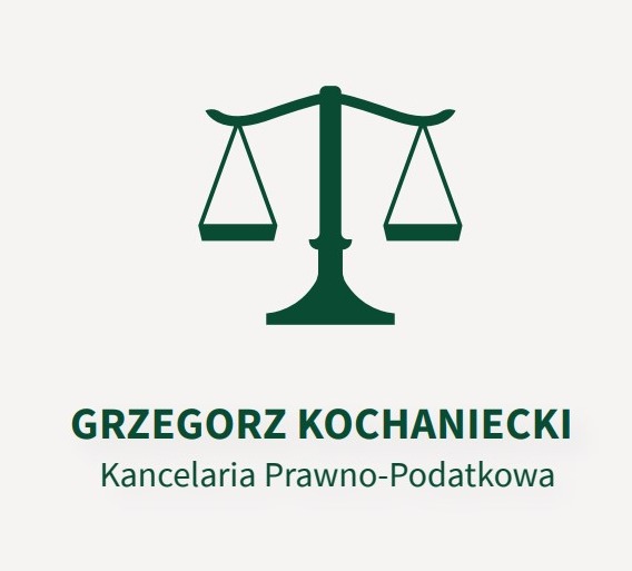Logo kancelarii prawno-podatkowej Grzegorz Kochaniecki z symbolem wagi w kolorze ciemnej zieleni na jasnym tle.