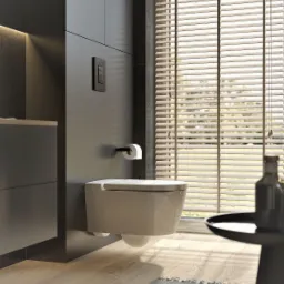 Nowoczesna, podwieszana toaleta z czarnym przyciskiem spłukiwania na grafitowej ścianie, drewniana podłoga i żaluzje w oknie.