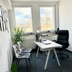 Zapraszam na konsultacje w spokojnej atmosferze sprzyjającej omówieniu strategii sprzedaży Twojej nieruchomości.