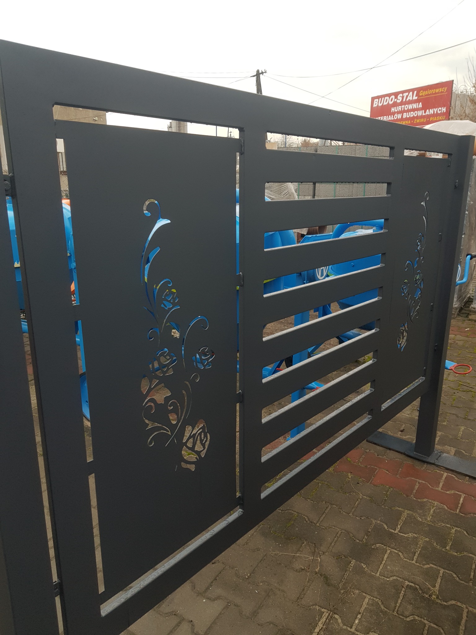 Przykład panela ogrodzeniowego.