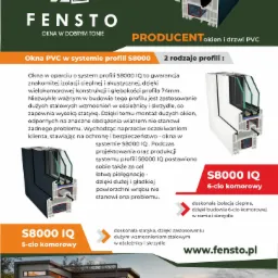 Reklama producenta okien PCV Fensto, prezentująca przekroje profili S8000 IQ 5-cio i 6-cio komorowych oraz wizualizację domu z zamontowanymi oknami.