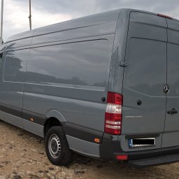 Auto dostawcze do przewozu towarów na paletach lub luzem o wymiarach:
wys, - 195cm
szer, - 180cm
dług, - 430cm
16m3 - ładowność 1100kg.