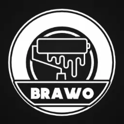 Białe logo firmy z Zielonej Góry przedstawiające wałek malarski z kapiącą farbą i napisem BRAVO na czarnym tle.