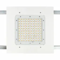 Panel LED z widocznymi diodami, zamontowany na białej płycie z metalowymi elementami mocującymi.