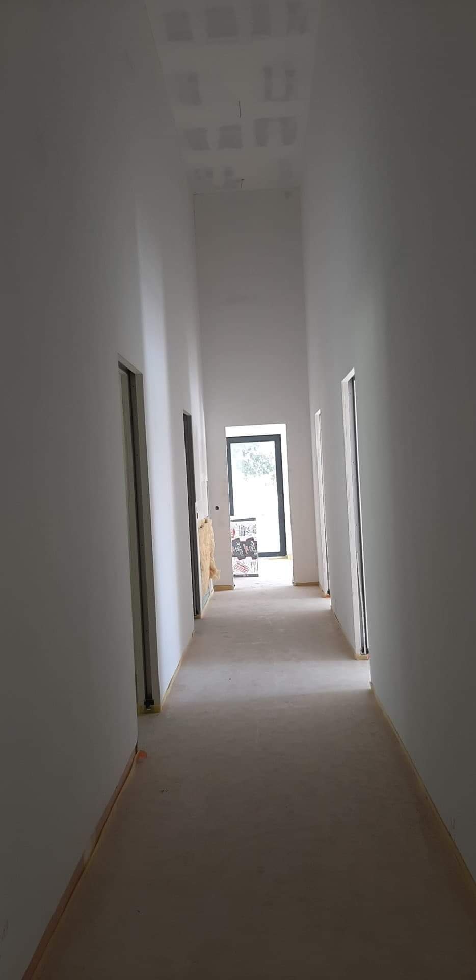 Szpachlowanie spoin lub po całości całe płyty , cena na gotowo obejmuje gruntowanie farbą gruntującą