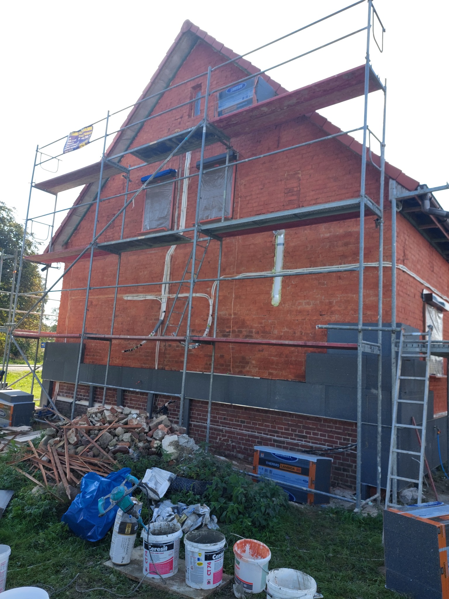 Wchodzimy z własnym rusztowaniem.