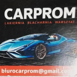 Wizytówka firmy CARPROM z grafiką niebieskiego, sportowego samochodu. Pod nazwą firmy widnieje napis: Lakiernia, Blacharnia, Warsztat. Na dole wizytówki adres e-mail.