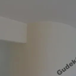 Świeżo pomalowane wnętrze z zaokrąglonym narożnikiem ściany i widocznym fragmentem okna. Na ścianie widoczny znak wodny 'Gudek007'.