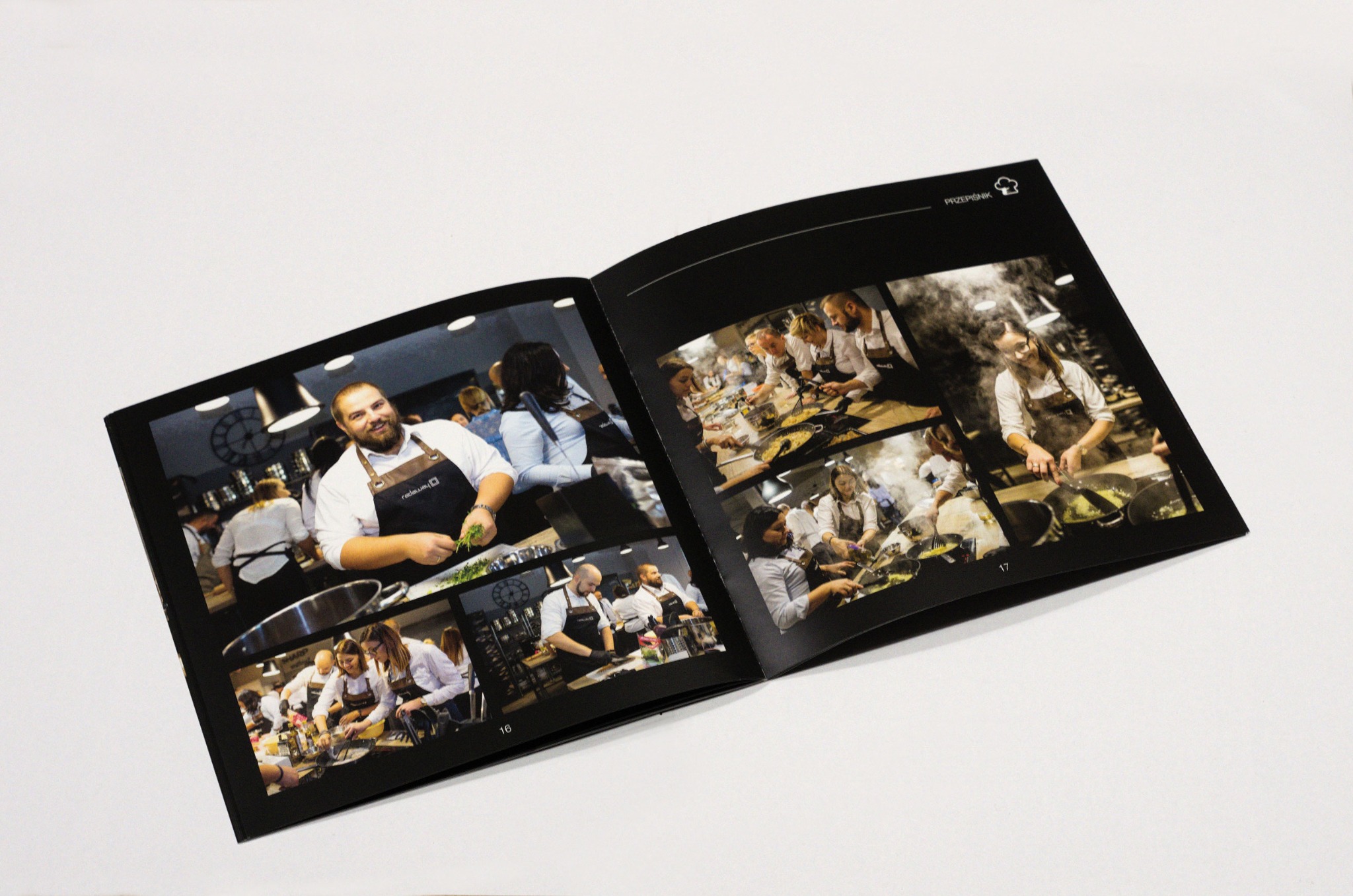 Rozkładówka broszury reklamowej z kolażem zdjęć kucharzy w trakcie pracy, prezentująca realizacje firmy gastronomicznej.
