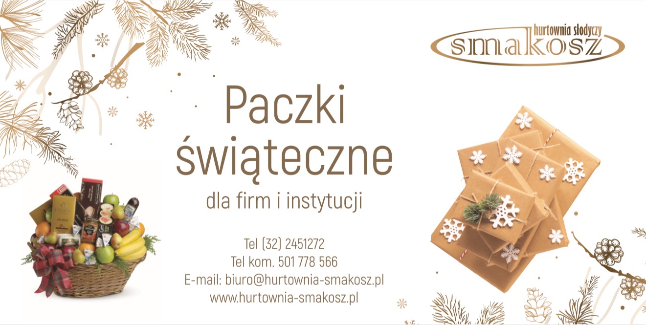 Grafika reklamowa: kosz wiklinowy wypełniony owocami, słodyczami i przetworami, przewiązany czerwoną wstążką, obok stos zapakowanych prezentów w brązowym papierze, ozdobionych białymi śnieżynkami...